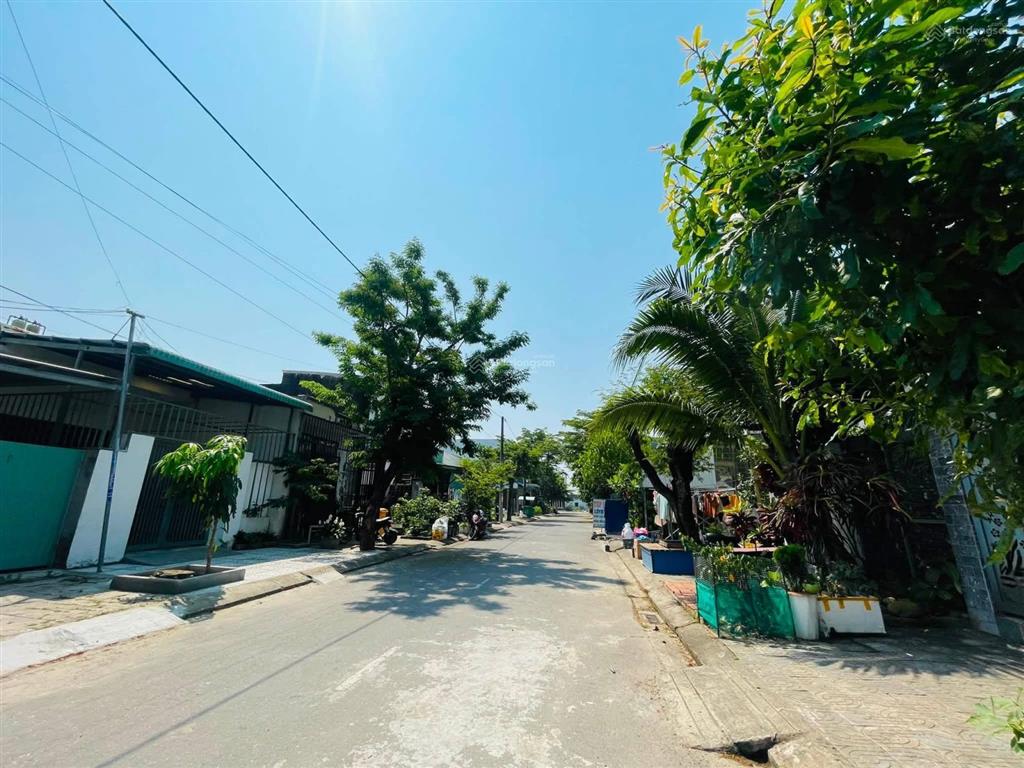 Giá siêu nổi bật thị trường phân khúc đô thị