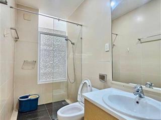 Cho thuê nhà sân vườn đầy đủ nội thất gần quốc hương thảo điền 3 tầng diện tích 6x30m giá 45 triệu