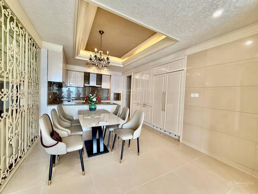 Bán gấp căn hộ cantavil hoàn cầu 3 phòng ngủ đầy đủ nội thất 138m2 giá 11 tỷ đang cho thuê 25 triệu