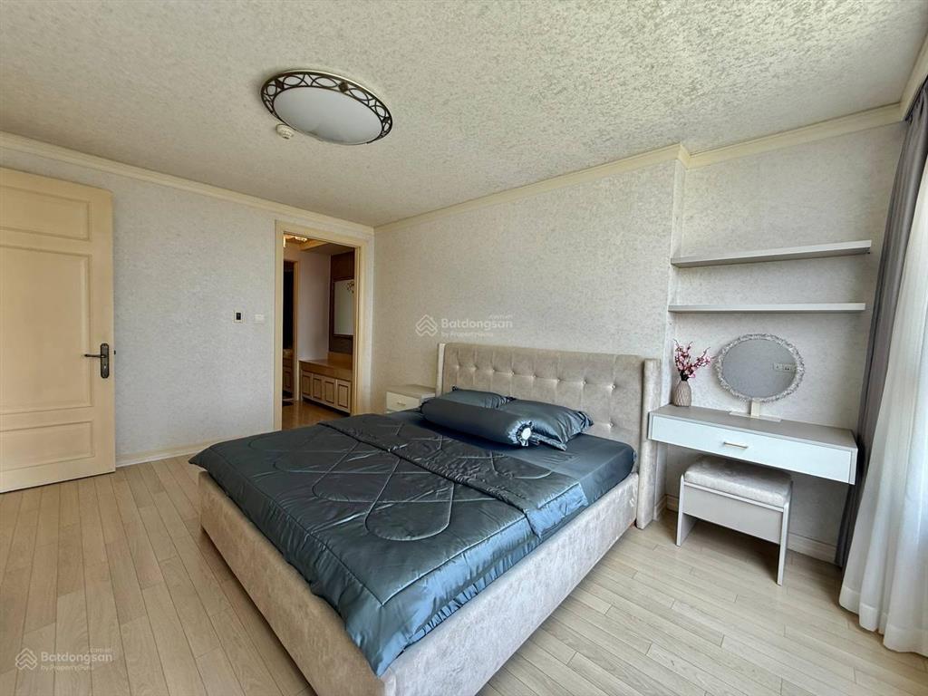 Bán gấp căn hộ cantavil hoàn cầu 3 phòng ngủ đầy đủ nội thất 138m2 giá 11 tỷ đang cho thuê 25 triệu
