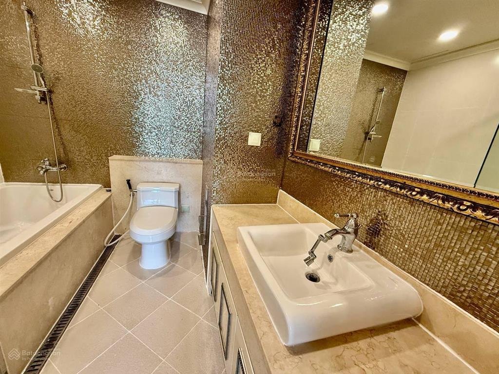 Bán gấp căn hộ cantavil hoàn cầu 3 phòng ngủ đầy đủ nội thất 138m2 giá 11 tỷ đang cho thuê 25 triệu