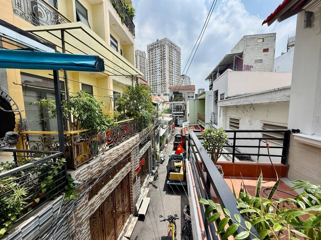 Bán gấp nhà đường 61 thảo điền 1 trệt 3 lầu 4 phòng ngủ 6wc nội thất đầy đủ dọn vào ở ngay