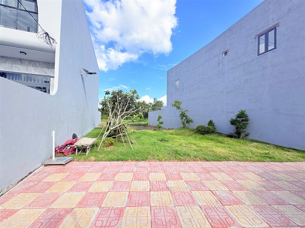 Bán 800m2 có 155m2 thổ cư mặt tiền rạch mỹ nhơn xã mỹ yên long an