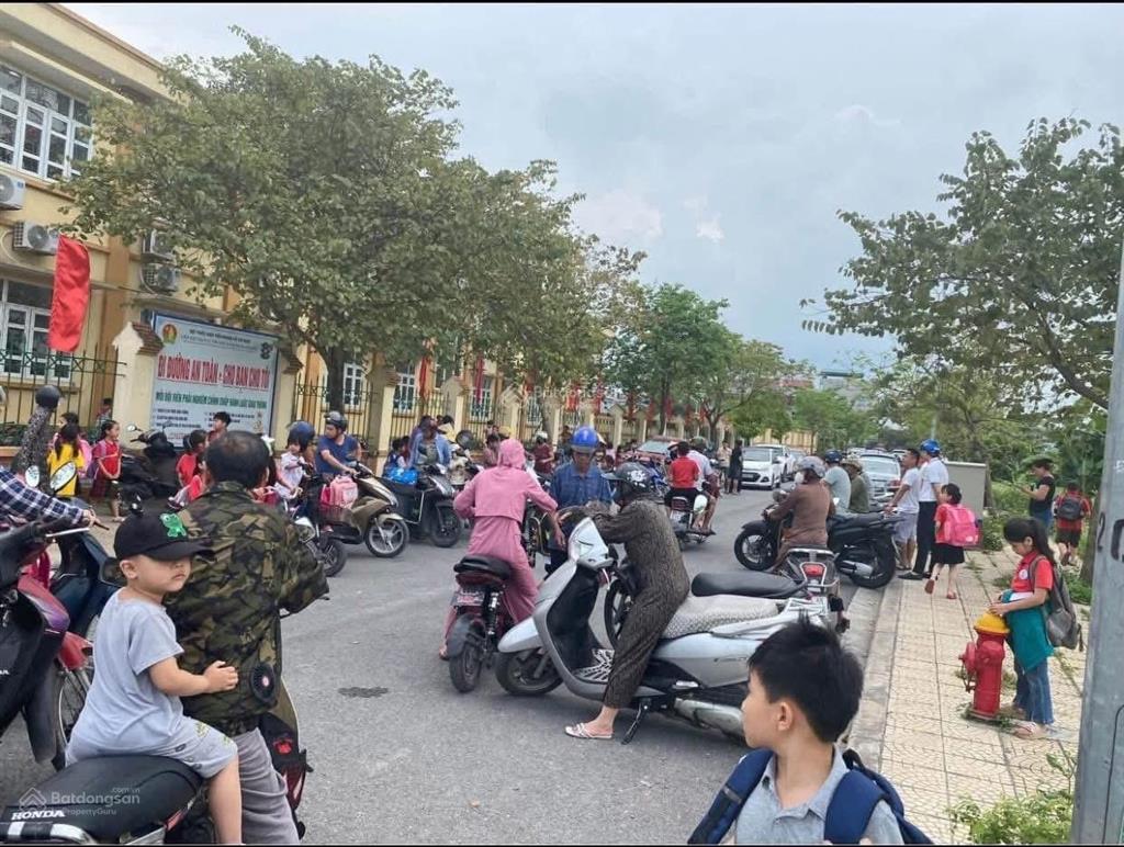 Bán đất đấu giá bình mỹ dt 105m2 mt 5m ngay khu trung tâm hành chính thị trấn bình mỹ  0977 167 ***