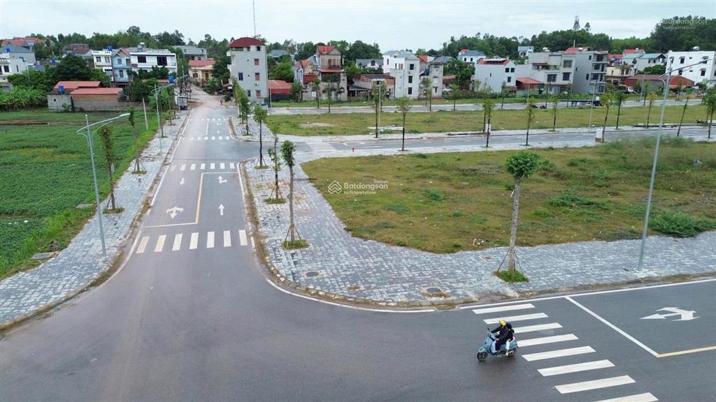 Cần bán lô đất trục chính, 2 mt trước và sau dự án xuân hương lake side, lạng giang, bắc giang