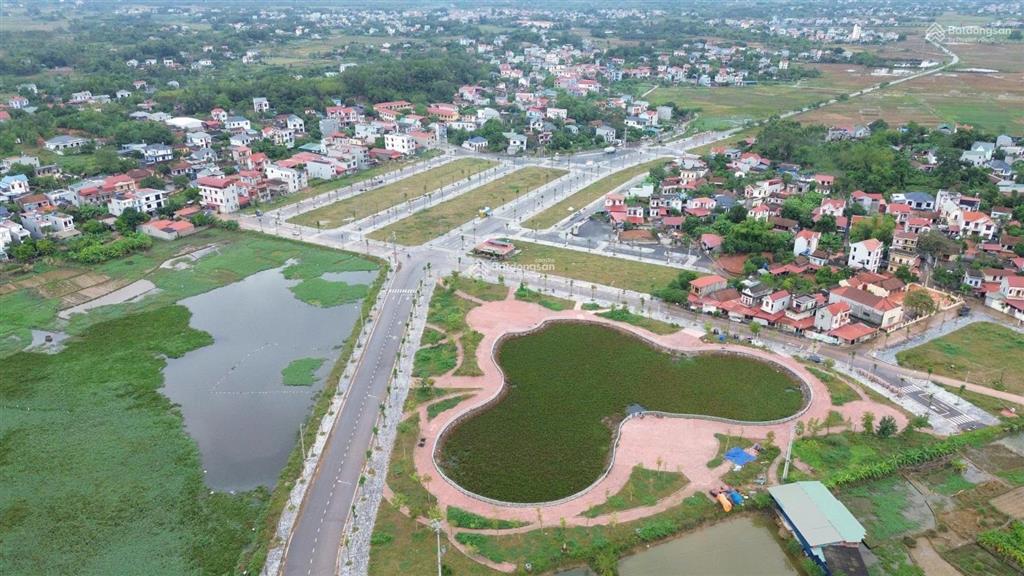 Cần bán lô đất 2 mt đường đối diện bãi đỗ xe dự án xuân hương lake side, lạng giang, bắc giang