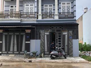 Chính chủ cần bán gấp căn nhà 1 trệt 1 lầu ngay kdc trần anh, mỹ hạnh nam, đức hòa, long an
