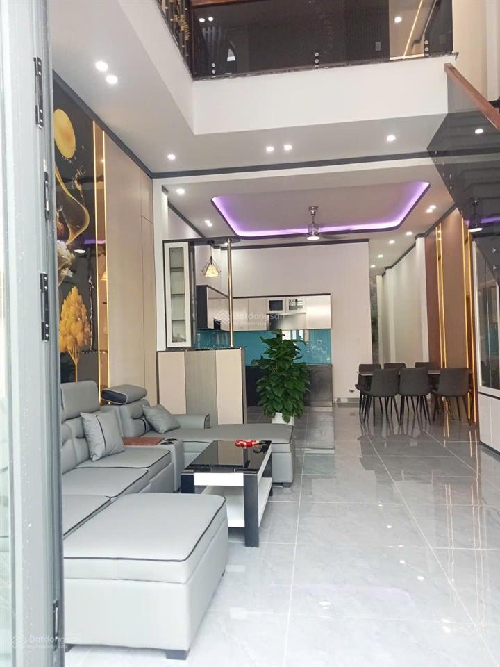 Chính chủ cần bán căn nhà đẹp không gian mở hiện đại ngay xã mỹ hạnh nam, đức hòa, long an