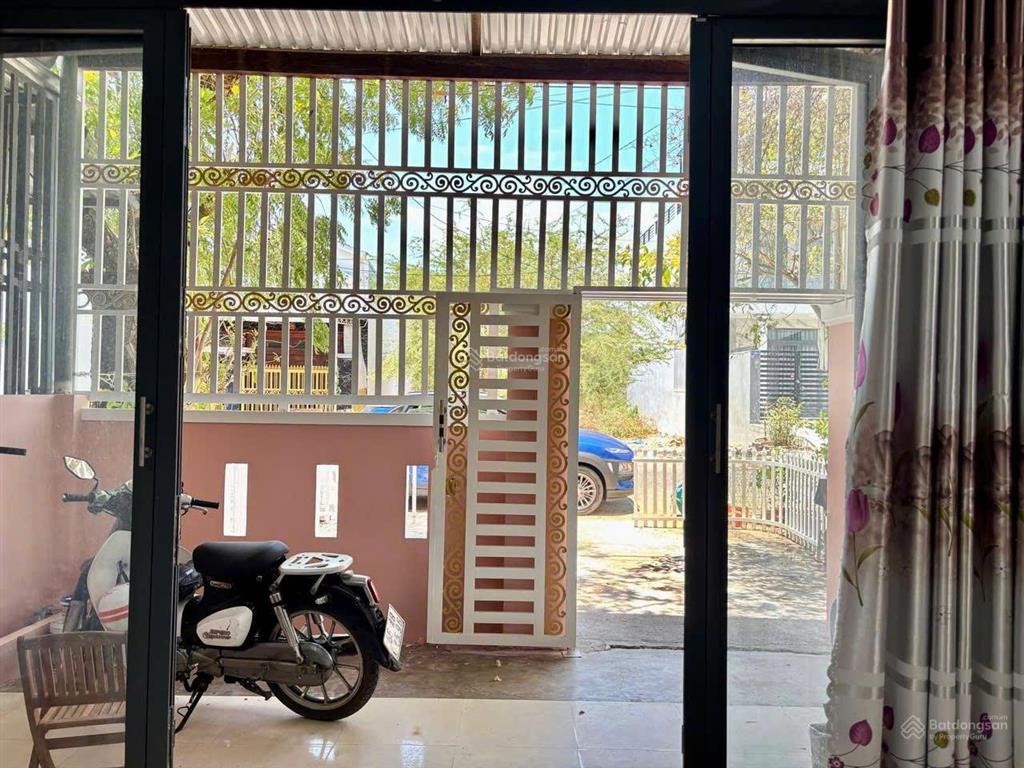 Bán nhà riêng xã hòa minh, tuy phong, 15,5 triệu / m2, 120m2, 2pn, 1wc giá siêu hời, gần biển