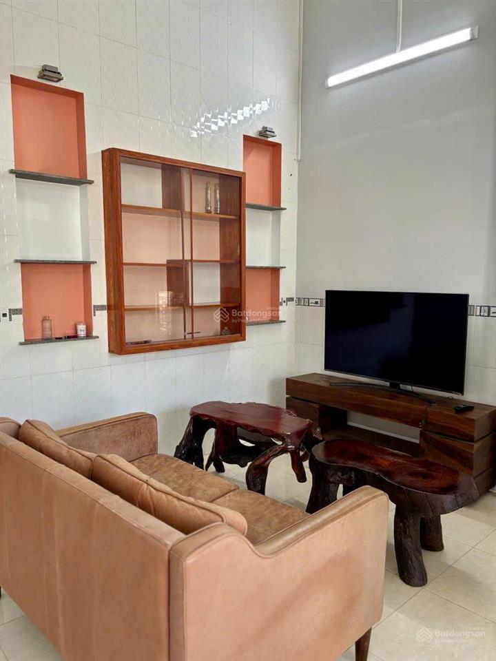 Bán nhà riêng xã hòa minh, tuy phong, 15,5 triệu / m2, 120m2, 2pn, 1wc giá siêu hời, gần biển
