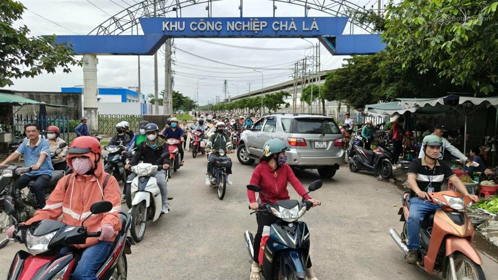 Chính chủ cần bán gấp căn nhà mặt tiền đường dh13, xã chà là, dương minh châu, tây ninh
