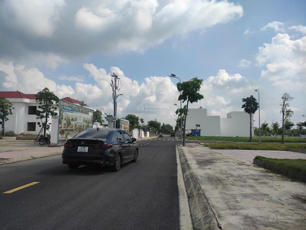 Bán đất nền tại khu đô thị bắc sài gòn, 900 triệu, 110 m2