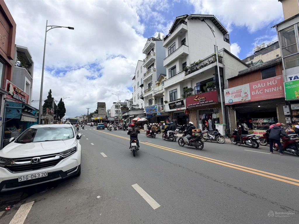 Chính chủ cần bán gấp căn nhà mt kinh doanh buôn bán ngay la sơn phu tử, cam ly, đà lạt