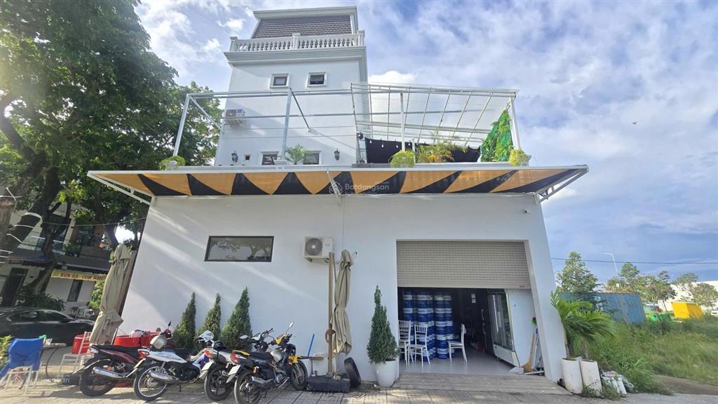 Chính chủ cần bán gấp căn nhà 3 mặt tiền ngay thị trấn long điền, long điền, bà rịa vũng tàu