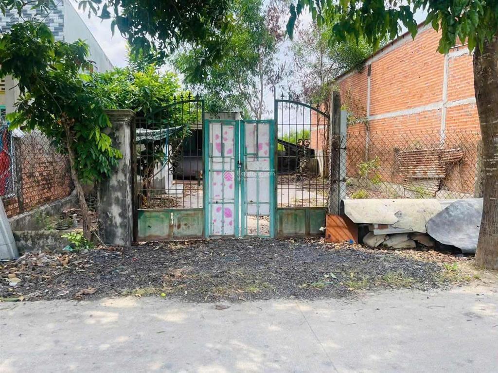 Chính chủ cần bán gấp lô đất vị trí đẹp ngay trung tâm thị trấn hậu nghĩa, đức hòa, long an