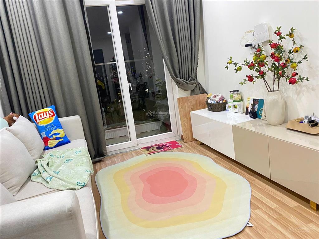 Bán căn hộ diamond riverside  hướng đông tầng trung, 2pn 2wc 72m² giá 3,2 tỷ tặng nội thất