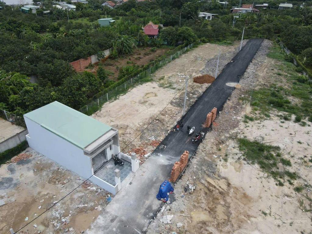 Bán đất mặt tiền kinh doanh sổ hồng riêng thổ cư đường hương lộ 15 rộng 32m  f0 chỉ từ 980tr