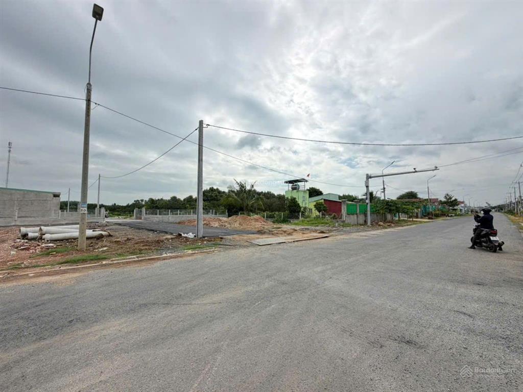 Bán đất mặt tiền kinh doanh sổ hồng riêng thổ cư đường hương lộ 15 rộng 32m  f0 chỉ từ 980tr