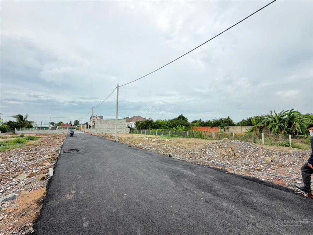 Bán đất mặt tiền kinh doanh sổ hồng riêng thổ cư đường hương lộ 15 rộng 32m  f0 chỉ từ 980tr