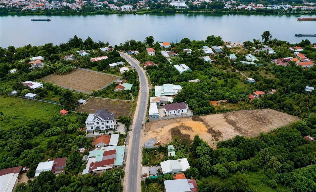 Bán đất mặt tiền kinh doanh sổ hồng riêng thổ cư đường hương lộ 15 rộng 32m  f0 chỉ từ 980tr