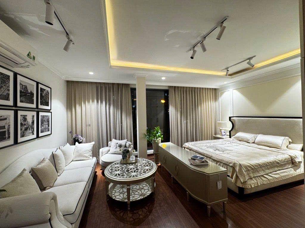 Bán nhà mặt phố Khuất Duy Tiến 100m2*7T, 8m MT, Kinh doanh, Văn phòng