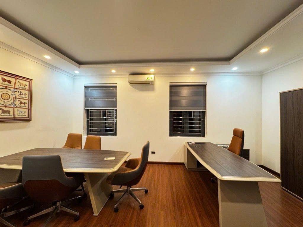 Bán nhà mặt phố Khuất Duy Tiến 100m2*7T, 8m MT, Kinh doanh, Văn phòng