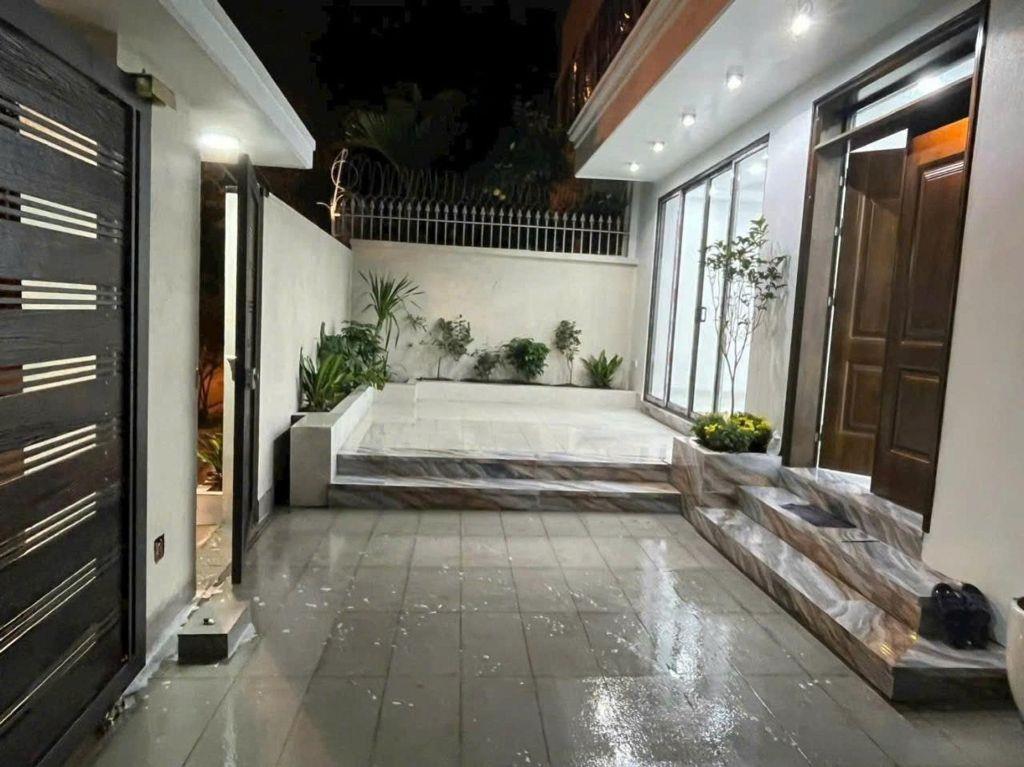 Bán Biệt thự KĐT Văn Phú, Hà Đông 198m2,10m mặt tiền, Giá 40 tỷ 