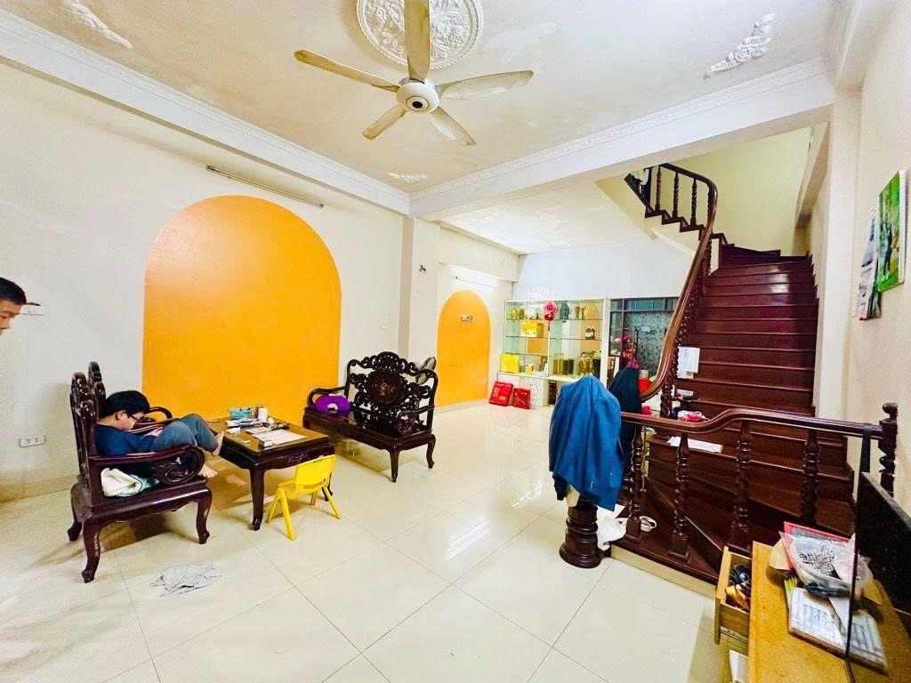Bán nhà liền kề Xa La, Kiến Hưng 76m2, 4 Tầng, Giá 18.9 Tỷ