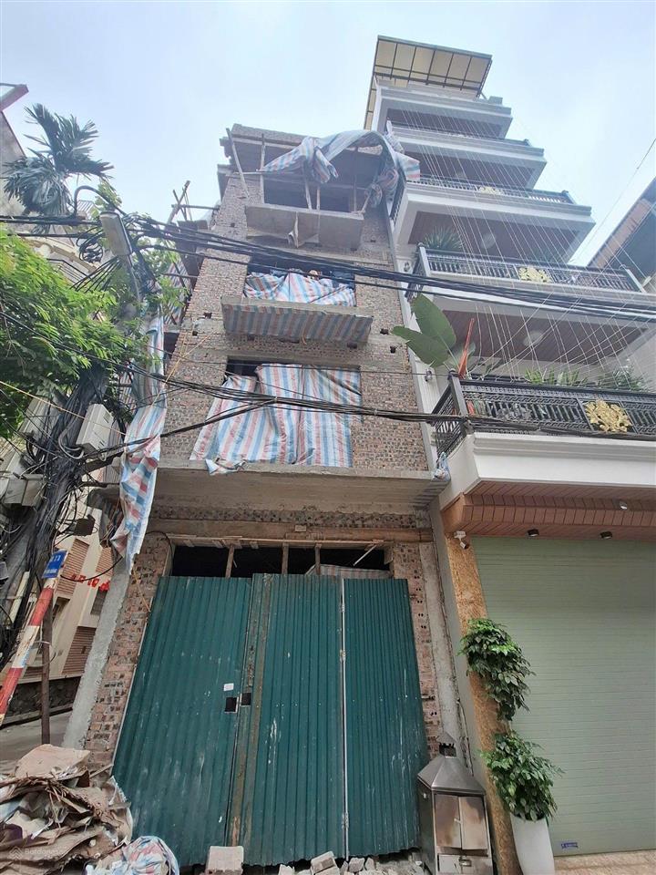 Bán nhà 37 đại đồng khu phân lô oto dừng đỗ xây mới thang máy 30m 5 tầng nhà lô góc kinh doanh