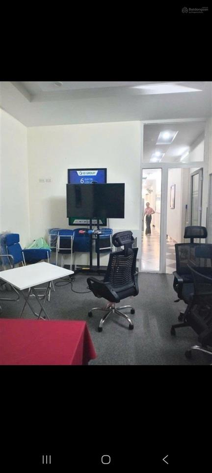 Bán tòa nhà văn phòng thái hà 100m2 xây 7 tầng thang máy thiết kế văn phòng đang cho thuê 100tr