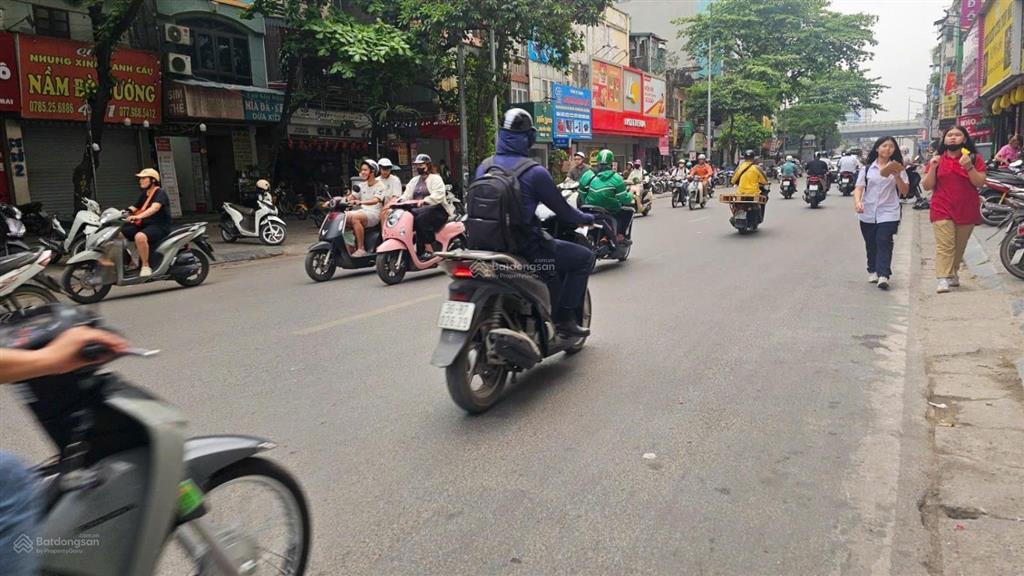 Bán biêt thự tại 61 phố lạc trung hai bà trưng diện tích 80m 6 tầng phân lô kinh doanh trung tâm.