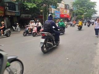 Bán biêt thự tại 61 phố lạc trung hai bà trưng diện tích 80m 6 tầng phân lô kinh doanh trung tâm.