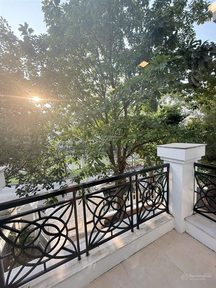 Bán nhà biệt thự hoa phượng 7 vinhomes riverside sông trước nhà thu hút tài lộc 180m nhà ở ngay