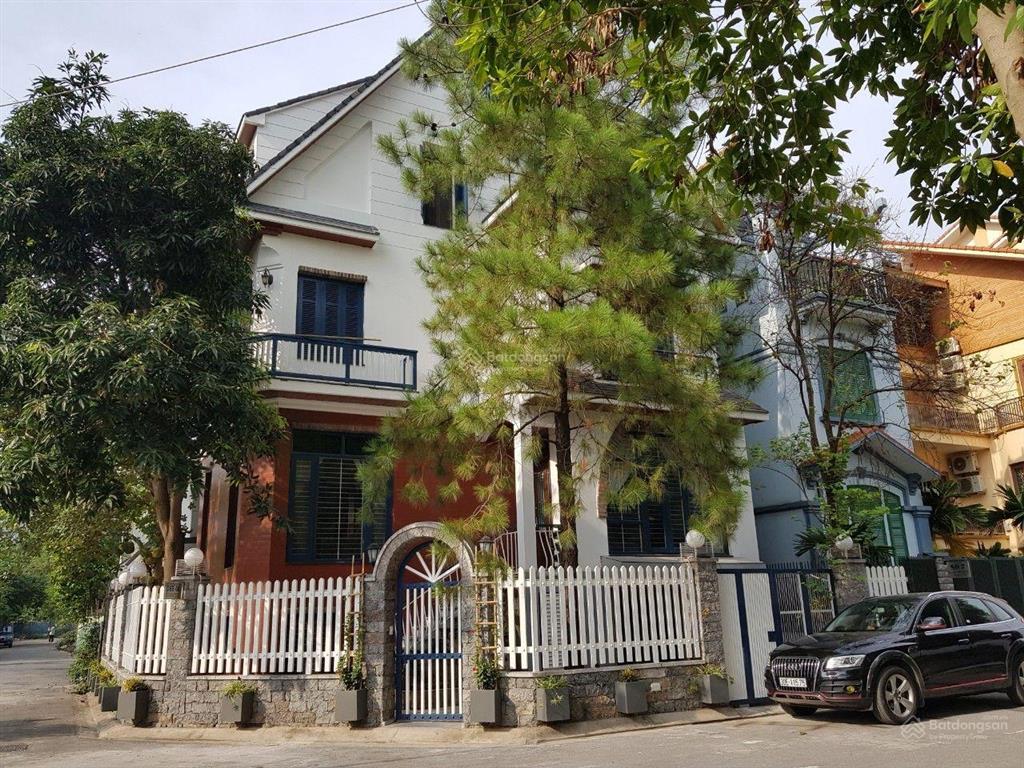 Bán biệt thự d6 vườn đào 180m lô góc 5 tầng mặt tiền hơn 20m nhà có hầm nhà đẹp ở ngay sổ đỏ đẹp.