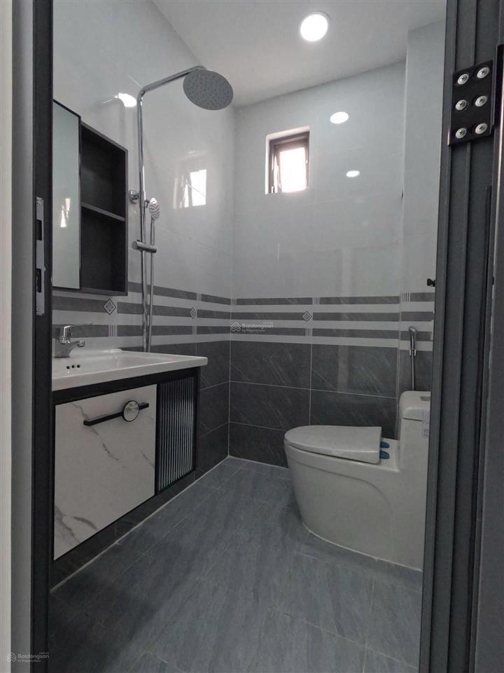 Bán nhà mới diện tích khủng 114.5m2| thiết kế 4 tầng| có sân vườn thoáng mát, đường mai hắc đế q8