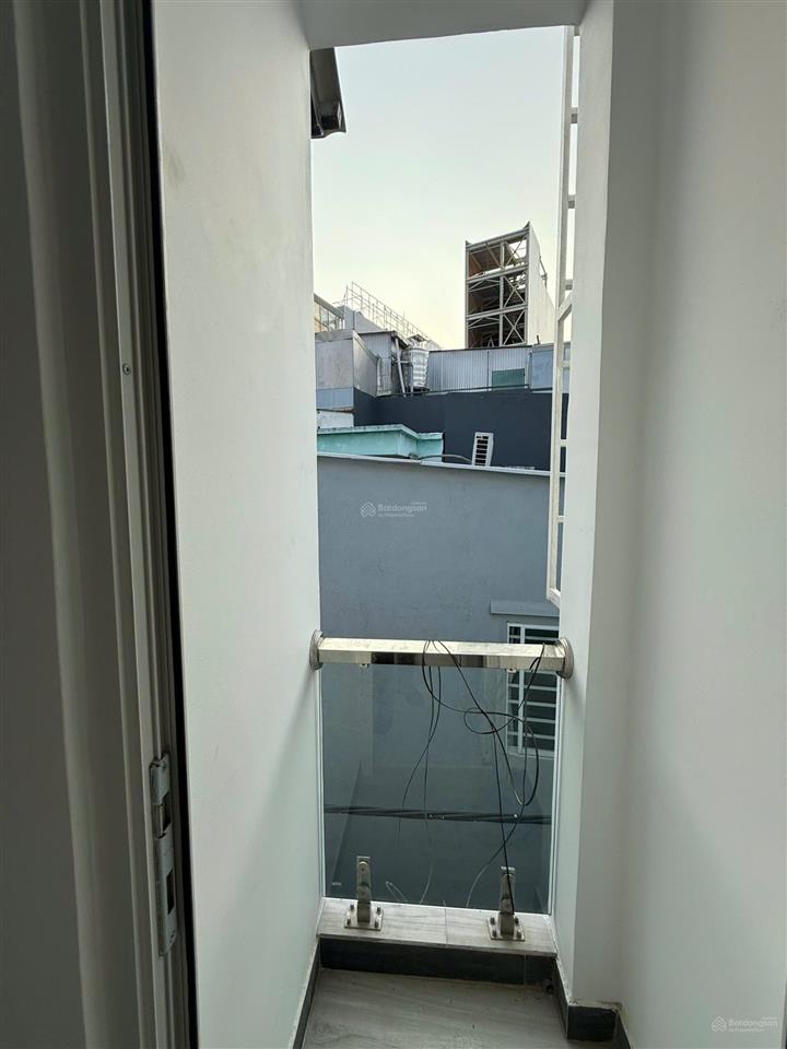 Bán nhà mới tặng nội thất 2 phòng ngủ gần chung cư green river phạm thế hiển, quận 8