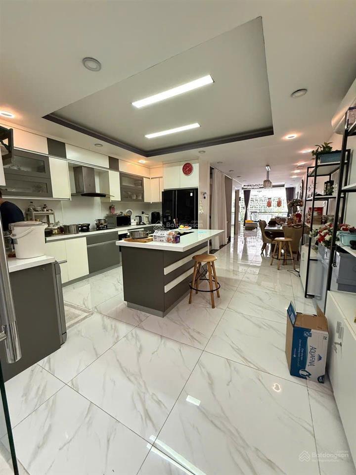 Hàng hiếm! nhà mặt kdc đại phúc, thiết kế hiện đại có hầm, 3 tầng, sân thượng