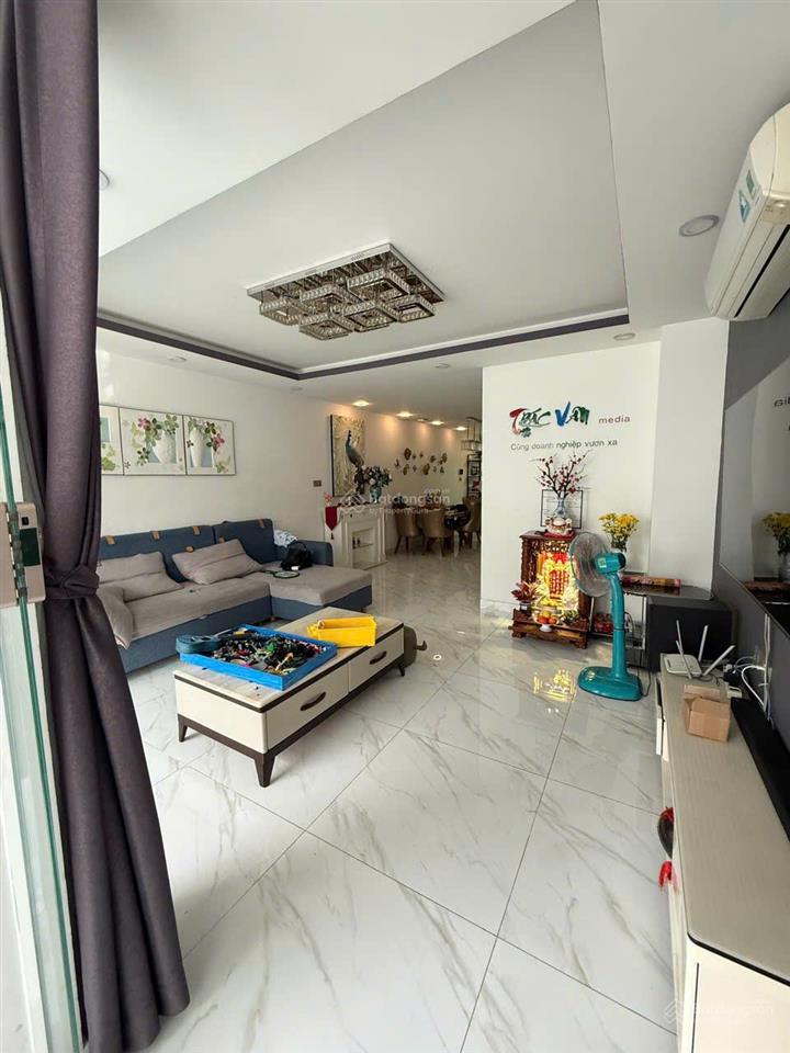 Hàng hiếm! nhà mặt kdc đại phúc, thiết kế hiện đại có hầm, 3 tầng, sân thượng