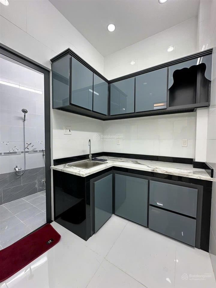 Nhà mới thiết kế đẹp 2 phòng ngủ, có sân đậu xe máy, sổ hồng riêng, đường lưu hữu phước