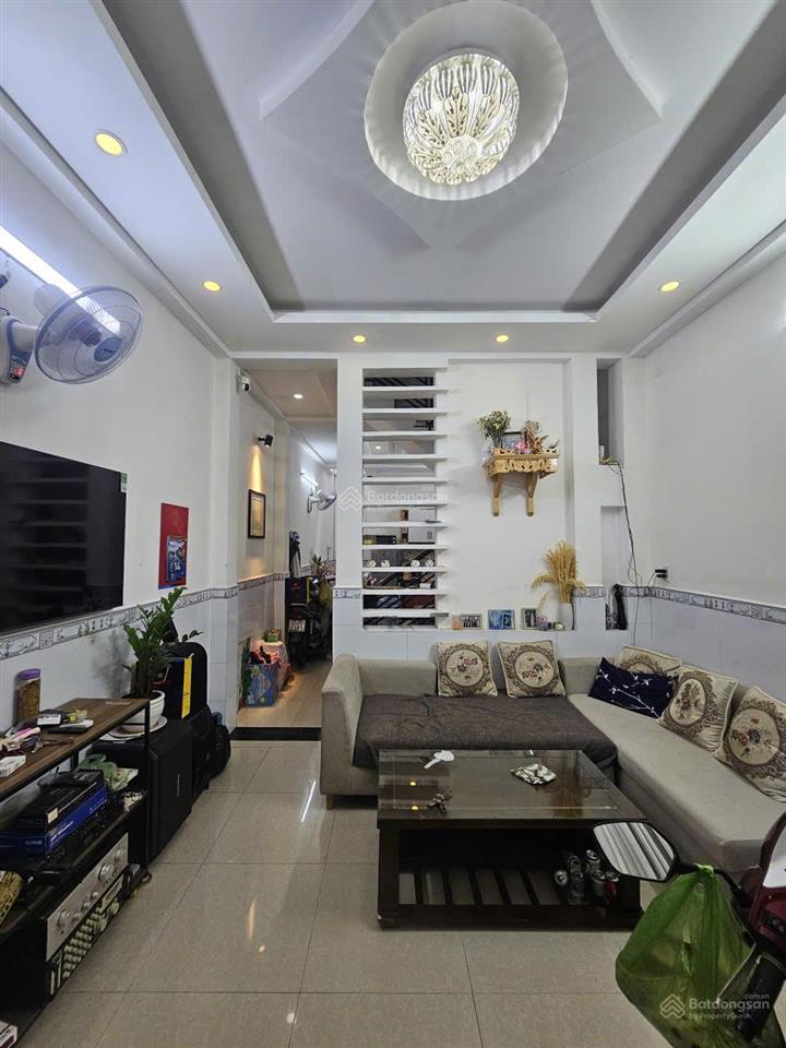 Bán gấp! nhà 4 tầng còn mới tặng kèm nội thất cơ bản| hẻm 1 xẹt đường phạm thế hiển quận 8