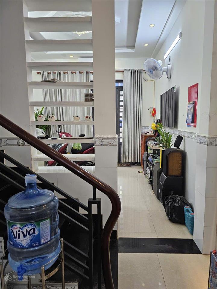 Bán gấp! nhà 4 tầng còn mới tặng kèm nội thất cơ bản| hẻm 1 xẹt đường phạm thế hiển quận 8