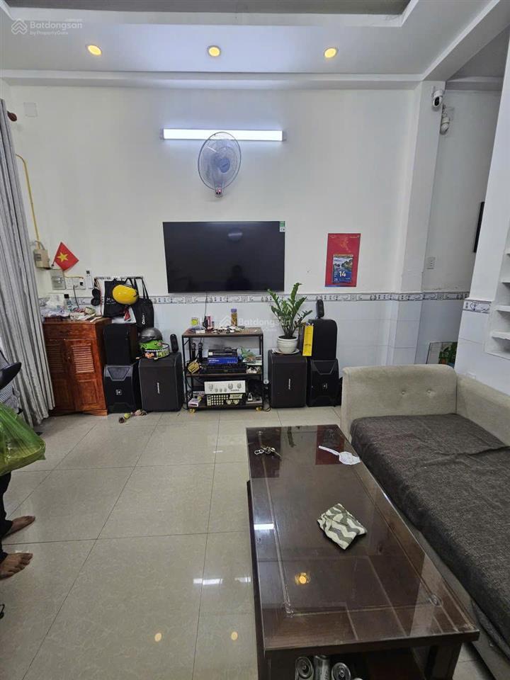 Bán gấp! nhà 4 tầng còn mới tặng kèm nội thất cơ bản| hẻm 1 xẹt đường phạm thế hiển quận 8