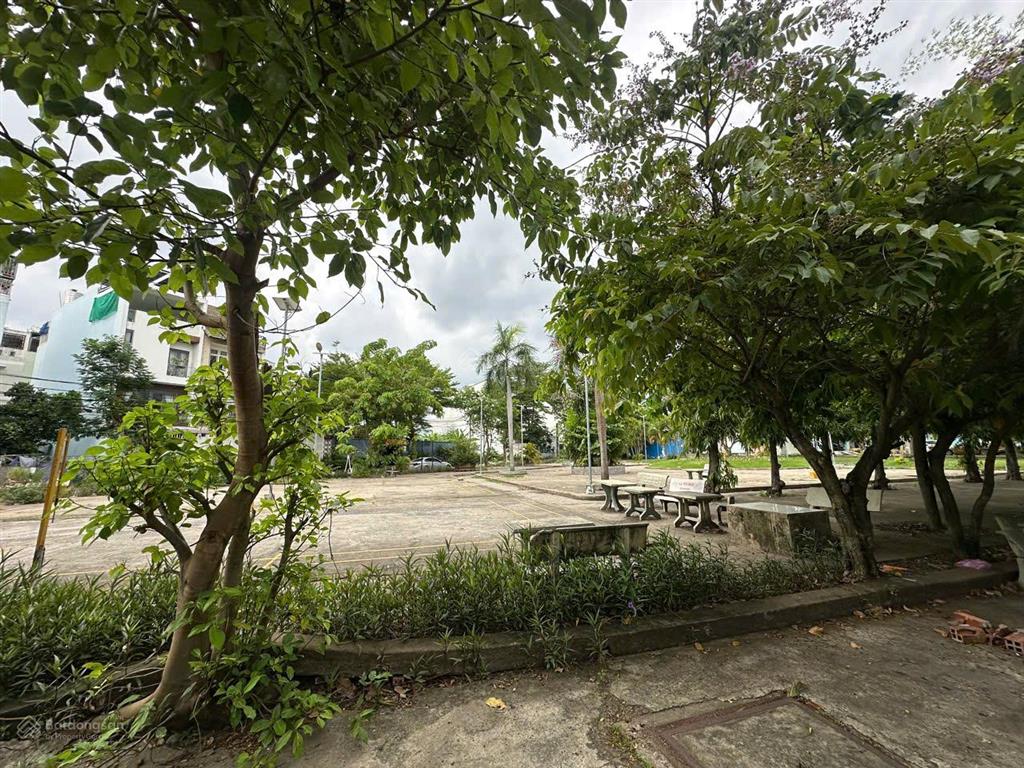 Hàng hiếm! bán nền đất mặt tiền view công viên thoáng mát, đường kdc phú lợi