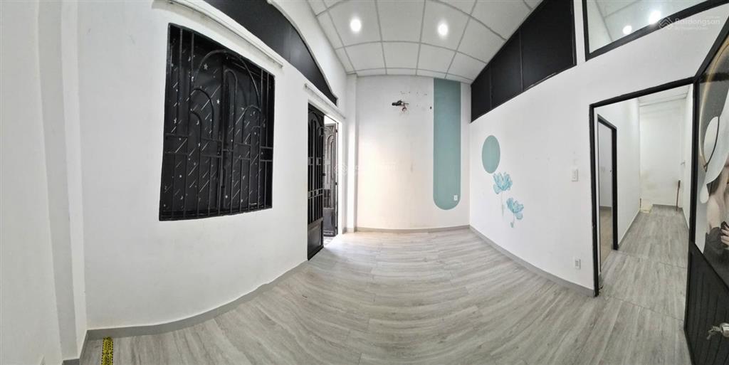 Bán nhà mới, 3 tầng, 2 phòng ngủ, sổ hồng riêng, đường lương văn can quận 8