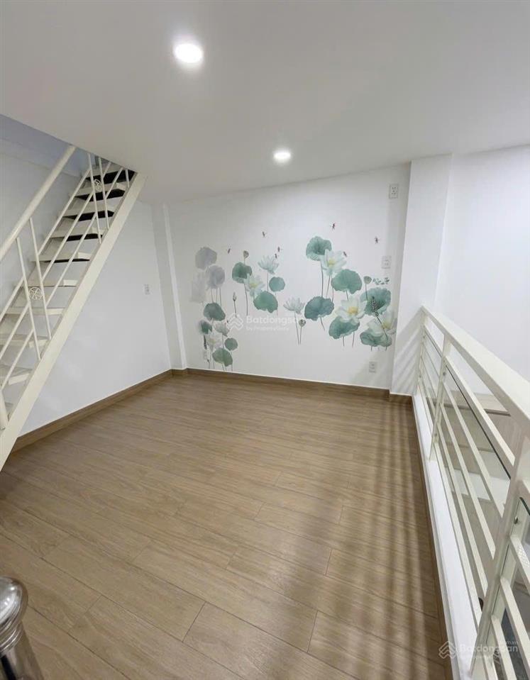 Bán nhà mới, 3 tầng, 2 phòng ngủ, sổ hồng riêng, đường lương văn can quận 8