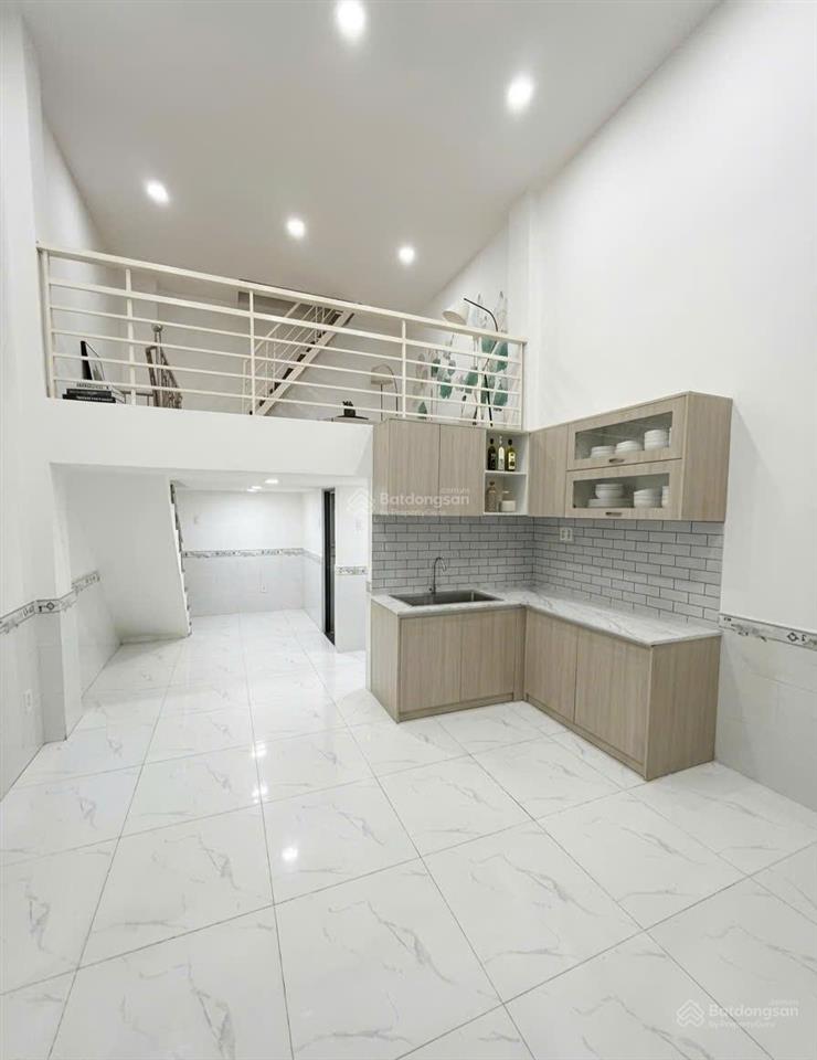 Bán nhà mới, 3 tầng, 2 phòng ngủ, sổ hồng riêng, đường lương văn can quận 8