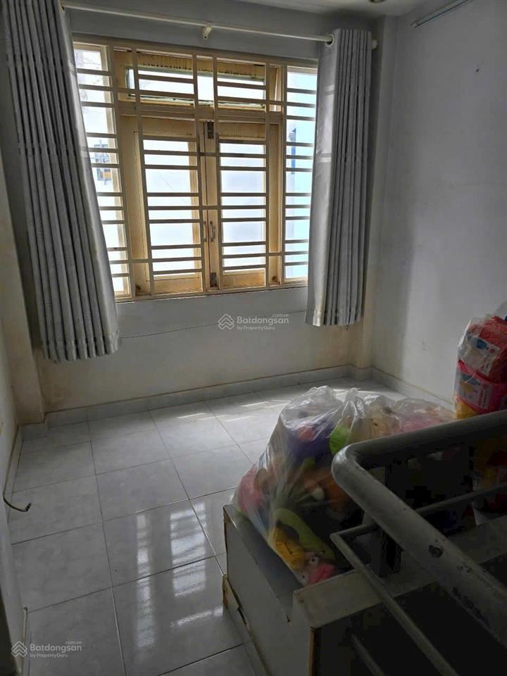 Bán nhà hẻm lớn, nhà còn mới 4 tầng, ngay đường trần bình trọng gần cầu chữ y