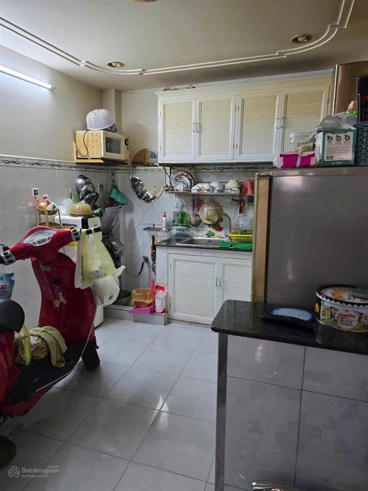 Bán nhà hẻm lớn, nhà còn mới 4 tầng, ngay đường trần bình trọng gần cầu chữ y