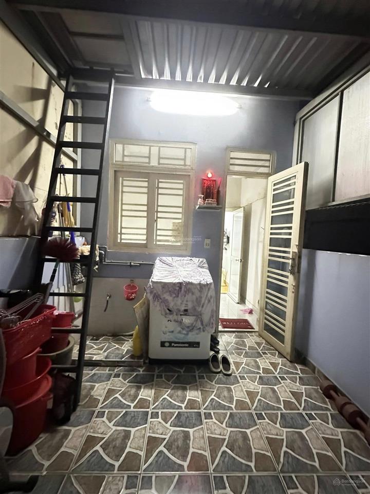 Bán nhà hẻm lớn, nhà còn mới 4 tầng, ngay đường trần bình trọng gần cầu chữ y