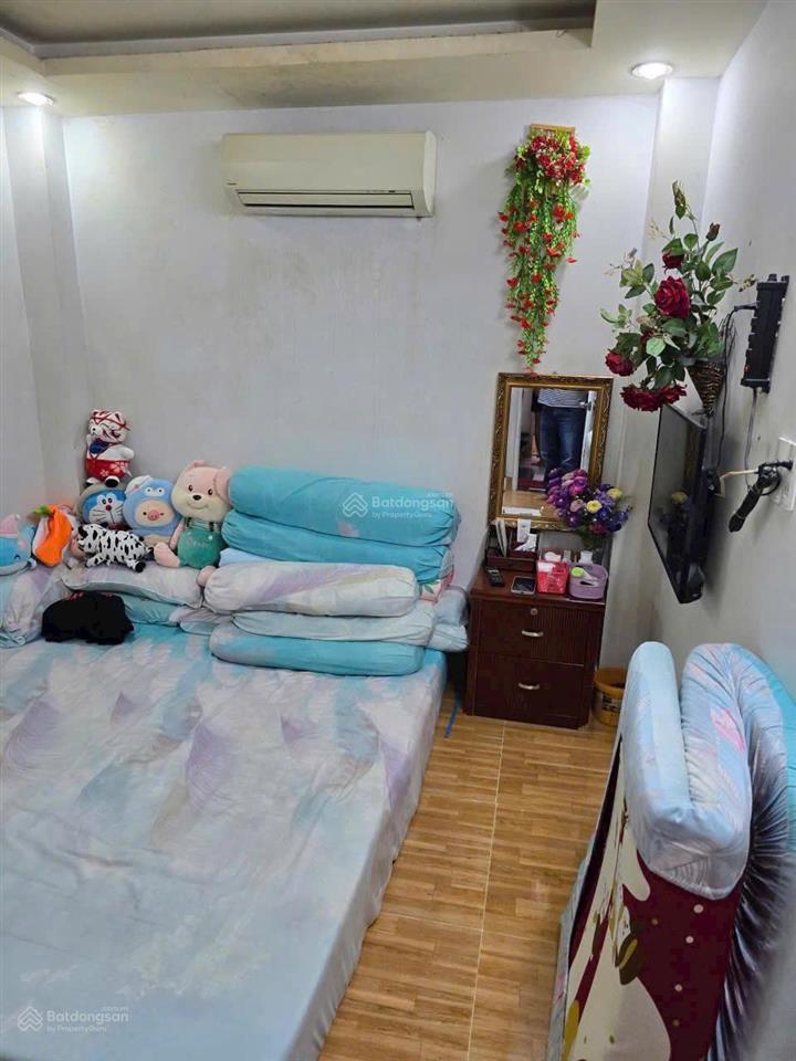 Bán nhà hẻm lớn, nhà còn mới 4 tầng, ngay đường trần bình trọng gần cầu chữ y